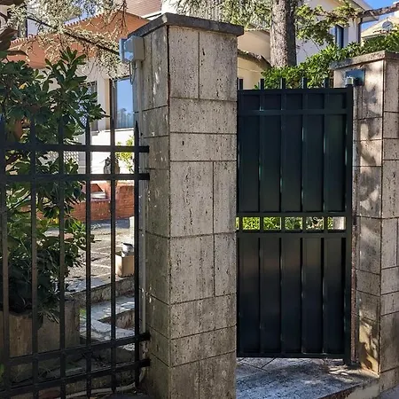 Nel A Due Passi Dal Mare Apartment *